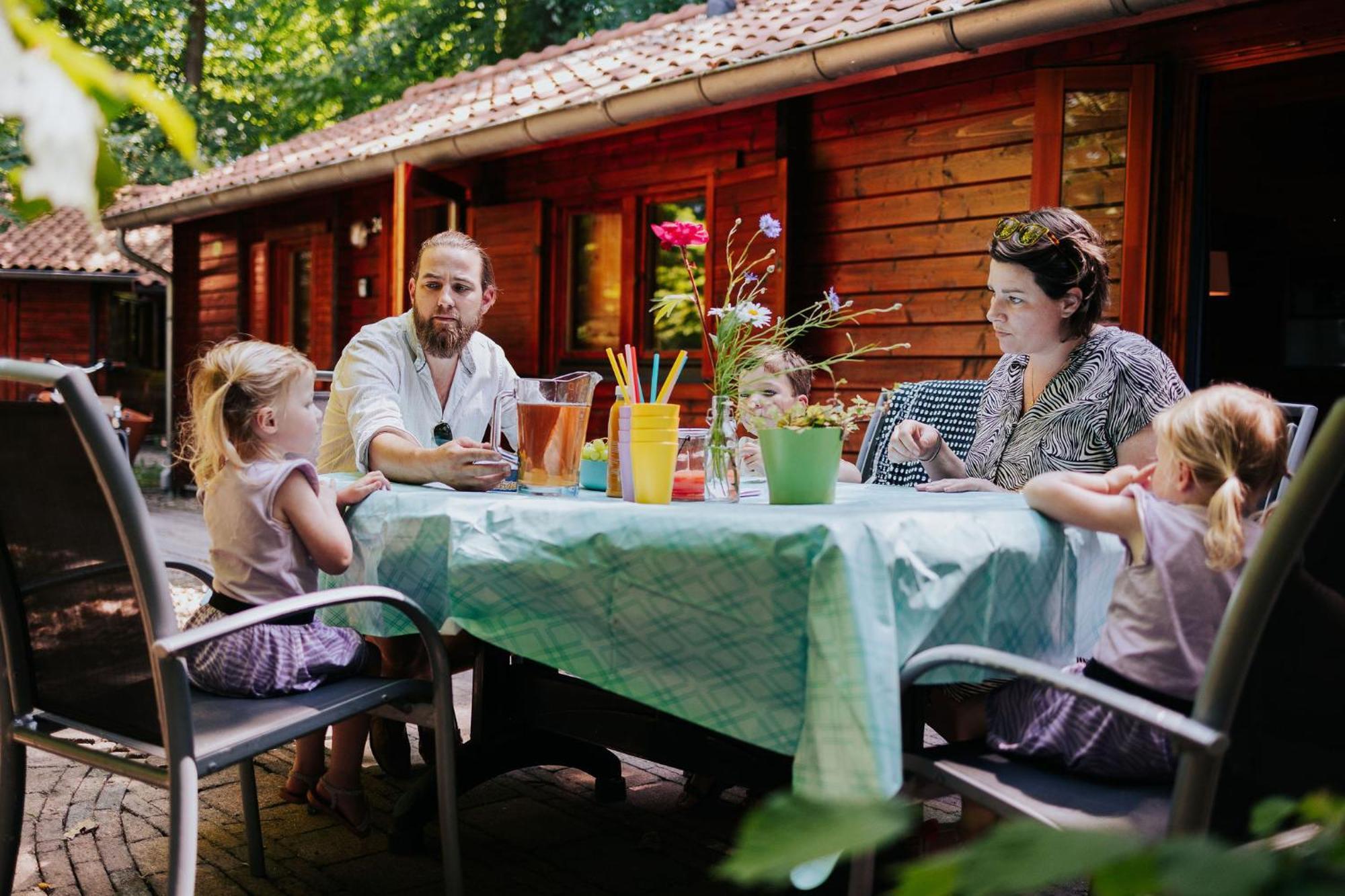 Sfeervolle Blokhut Met Fijne Buitenruimte @ Veluwe Епе Екстериор снимка
